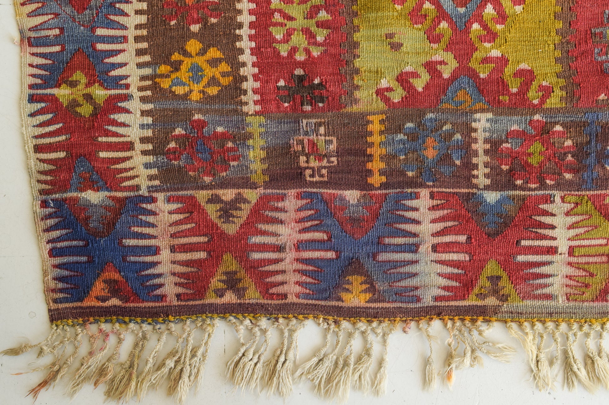 K0039183 Vintage Handwoven Moldovan Kilim Rug - 6' 7 x 9' 9 (79 x 117)   The Source for Vintage Rugs, Tribal Kilim Rugs, Wool Turkish Rugs,  Overdyed Persian Rugs, Runner Rugs