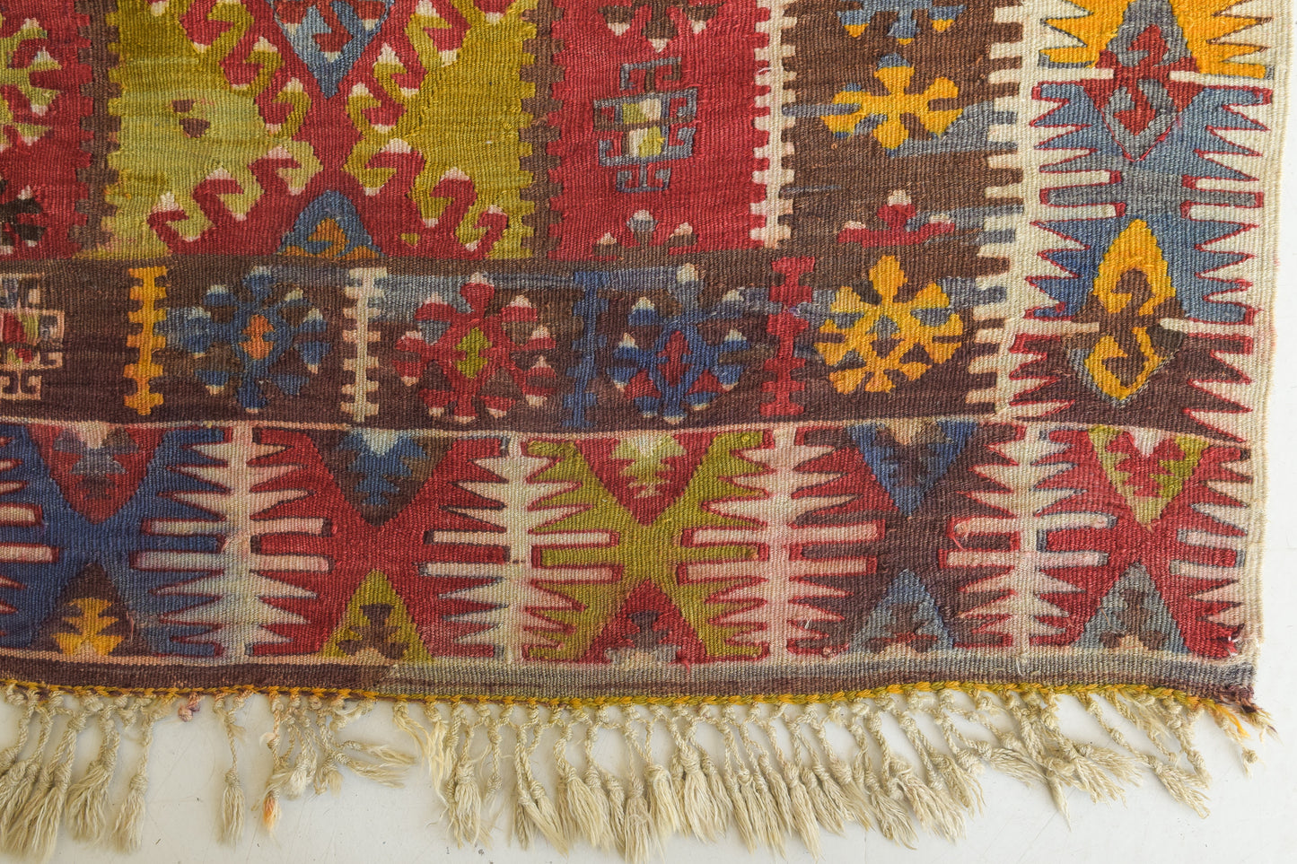 Vintage Handwoven Kilim Rug