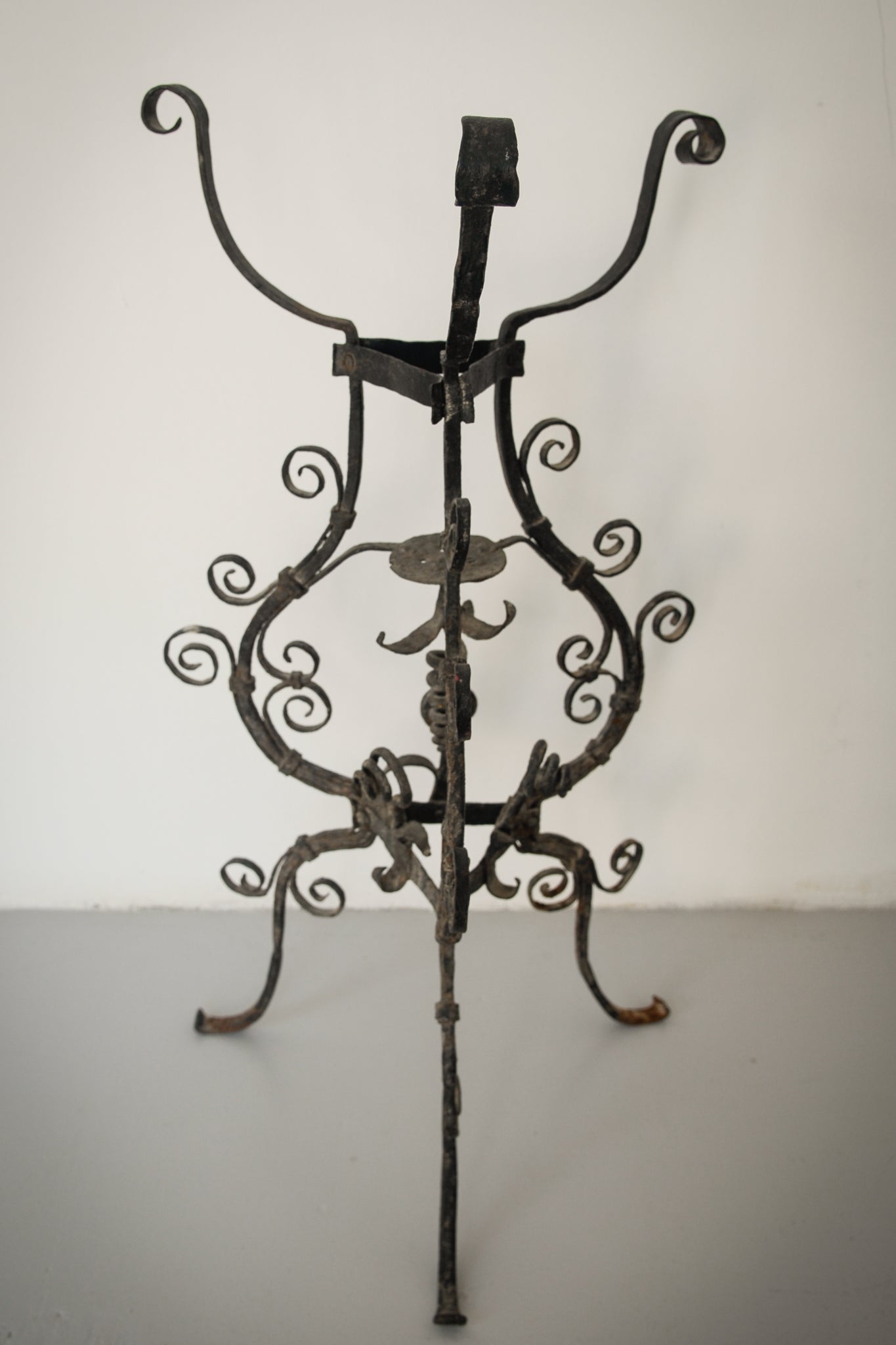 Pair of Wrought Iron Antique Washbowl Stands_2