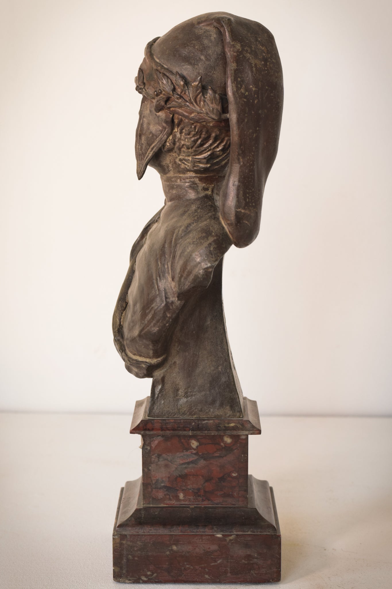 Busto de bronce con base de mármol de Dante de Giuseppe Moretti