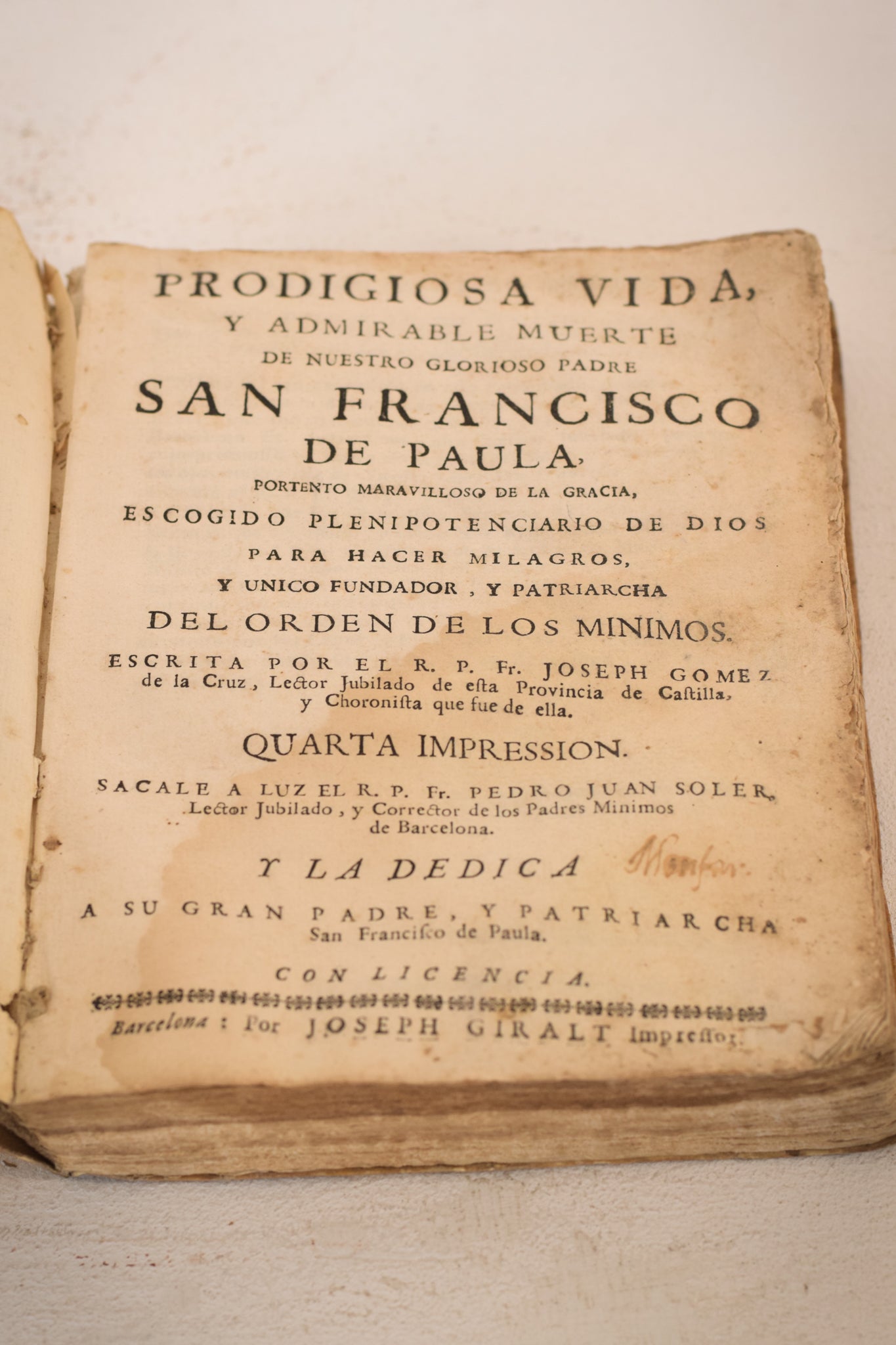 Una colección de libros decorativos del siglo XVIII.