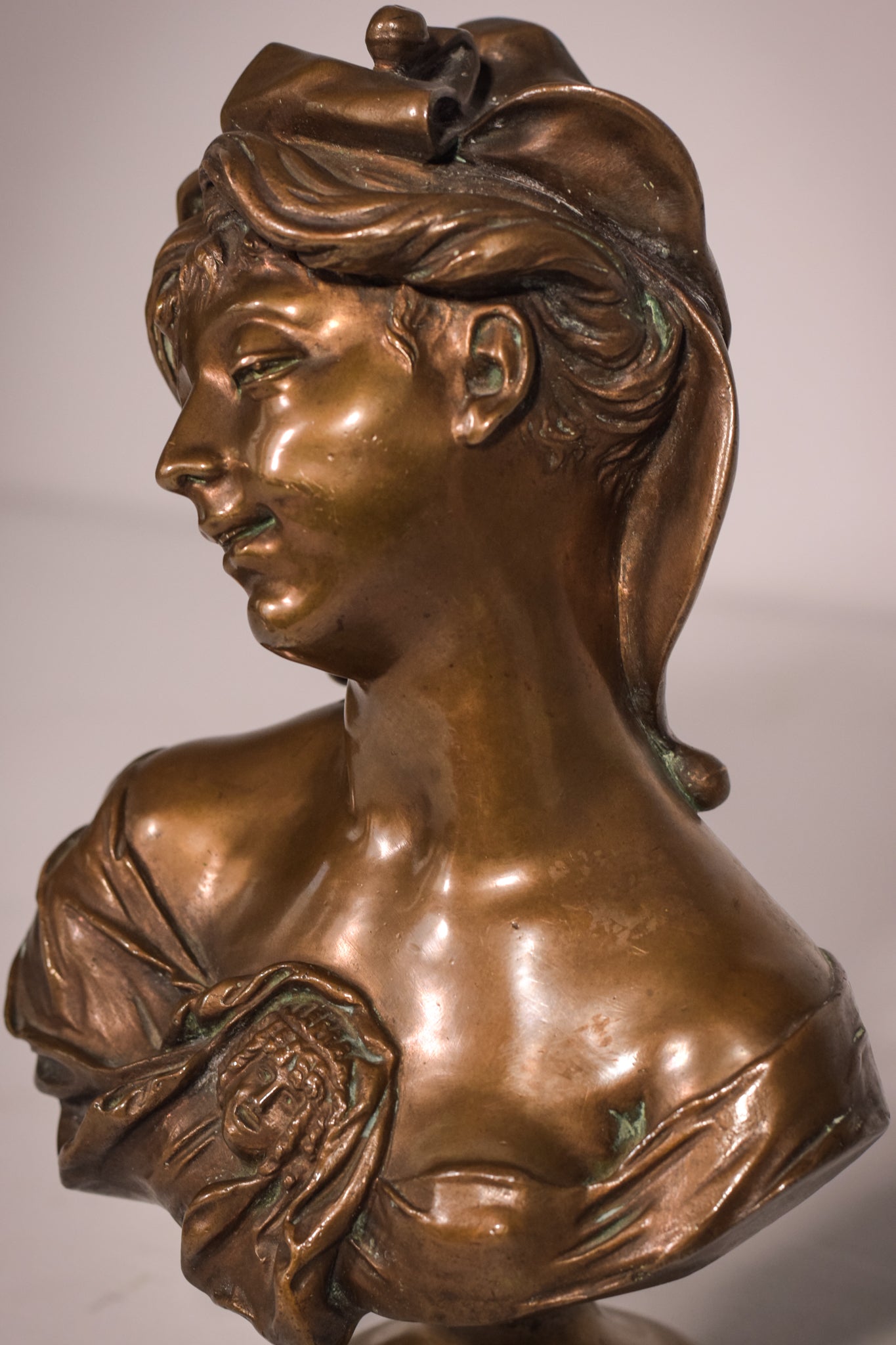 Jacques Marin - Busto de bronce de una dama