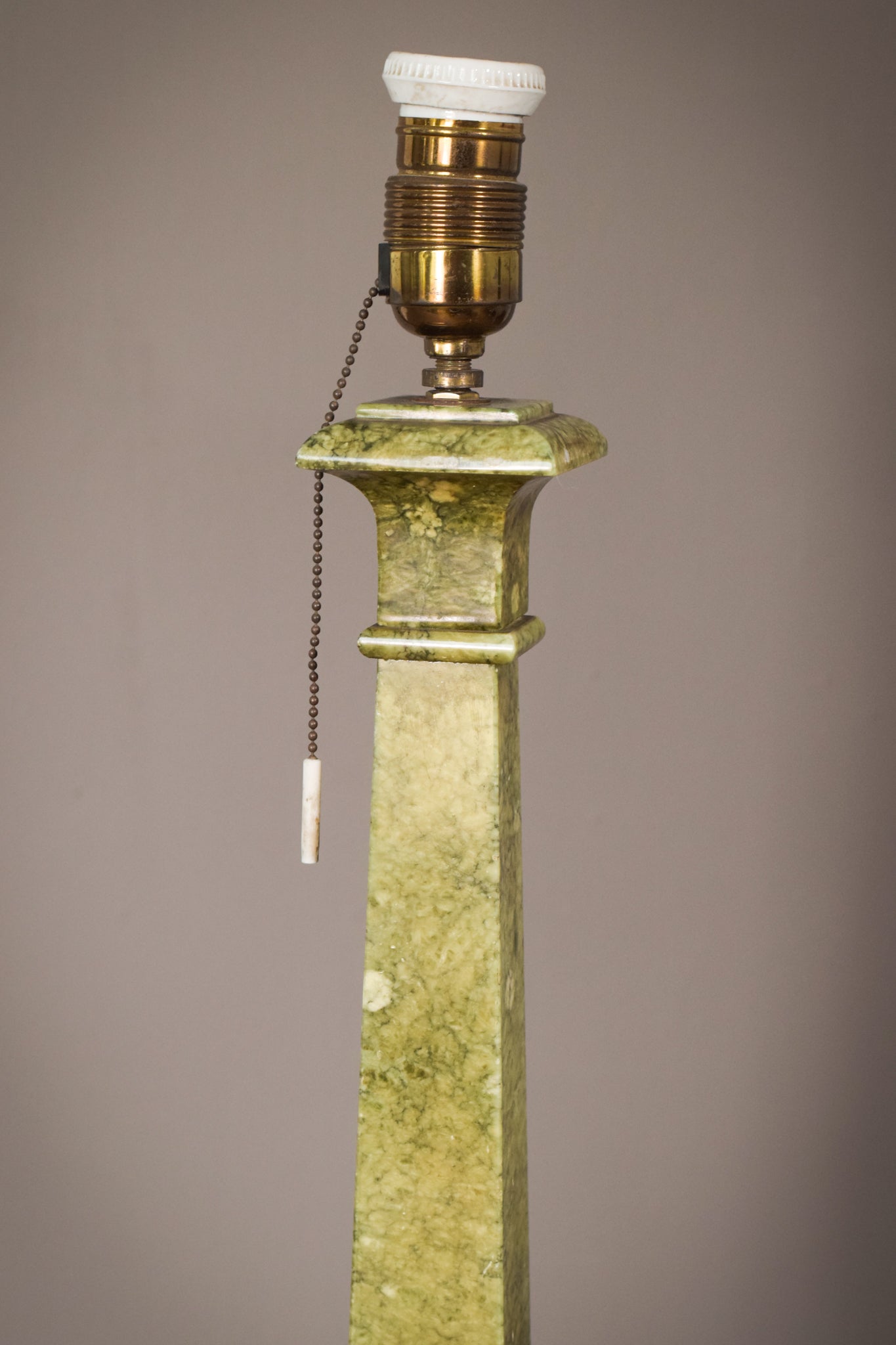 Classical Style Green Alabaster Lamp Stand