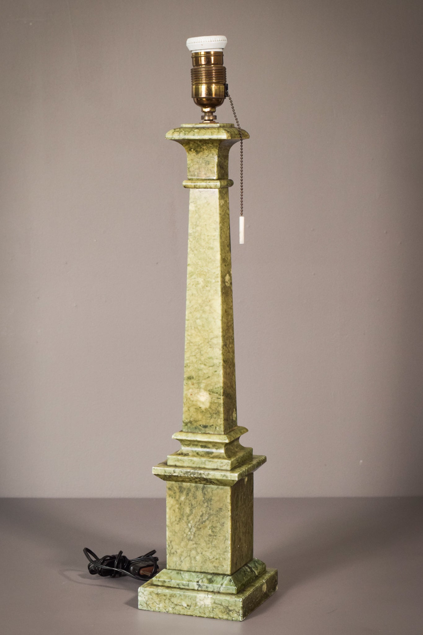 Classical Style Green Alabaster Lamp Stand