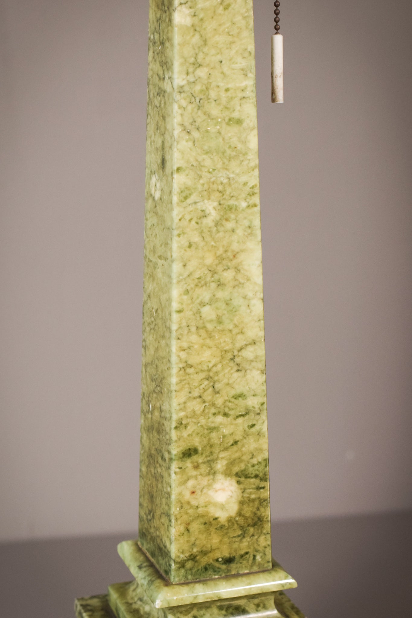 Classical Style Green Alabaster Lamp Stand