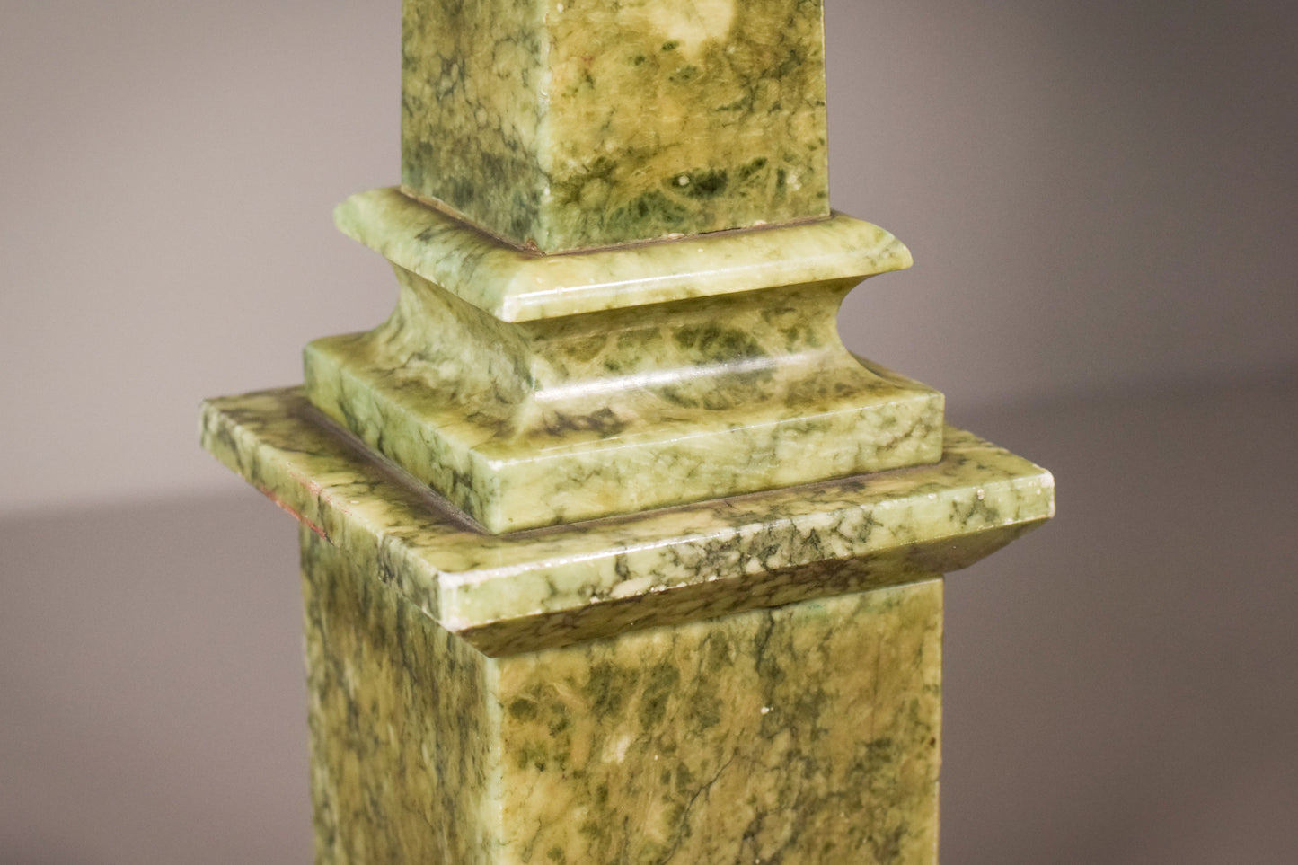 Classical Style Green Alabaster Lamp Stand