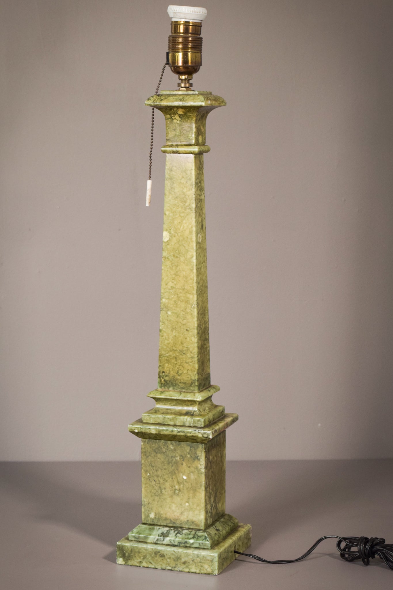Classical Style Green Alabaster Lamp Stand