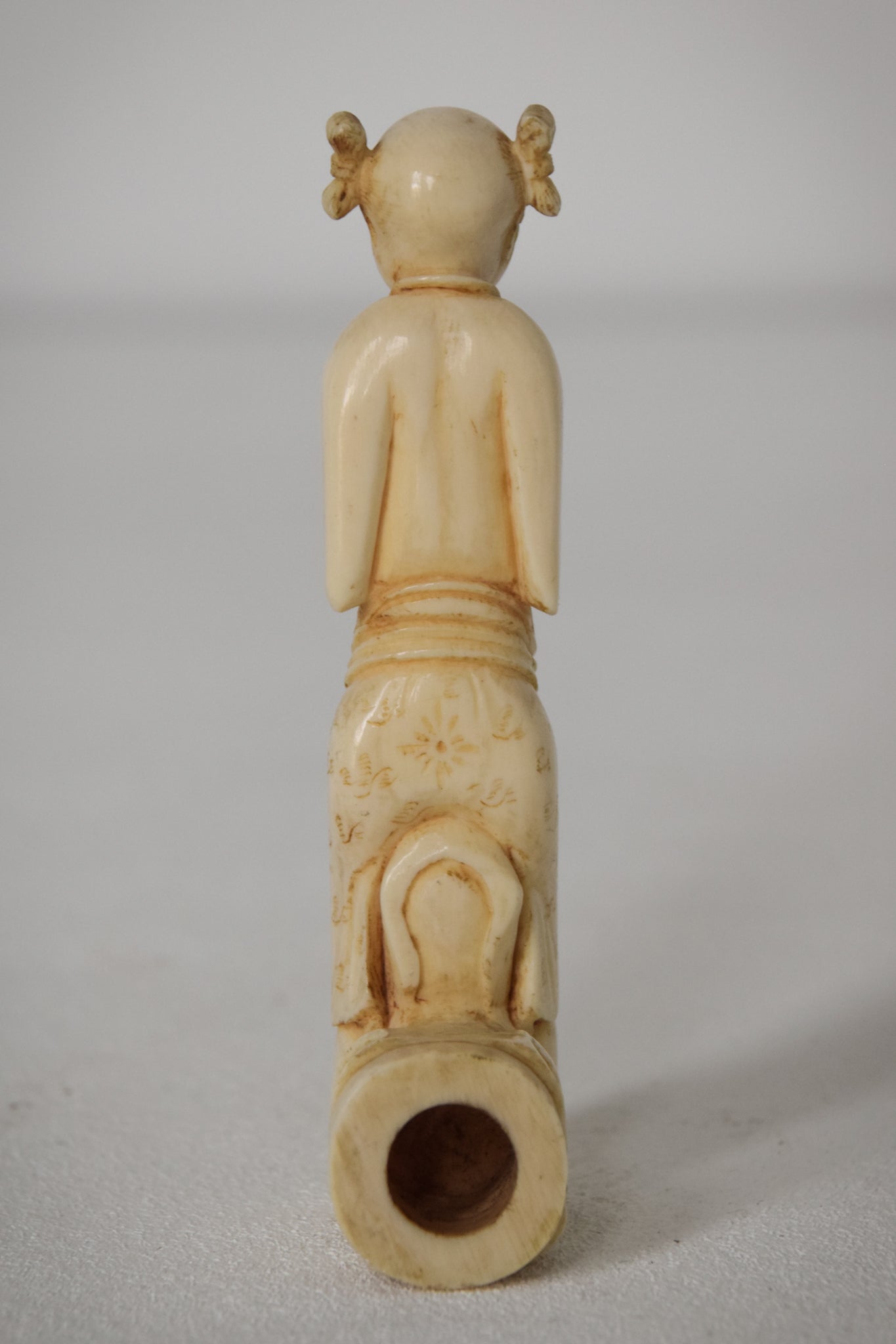 Chinese Carved Parasol Handle of a Lady_Back