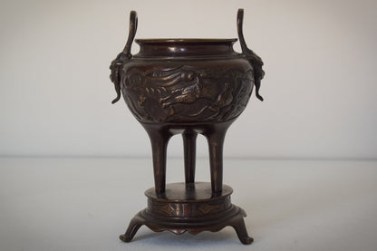 Ornamental Bronze Chinese Pot_2