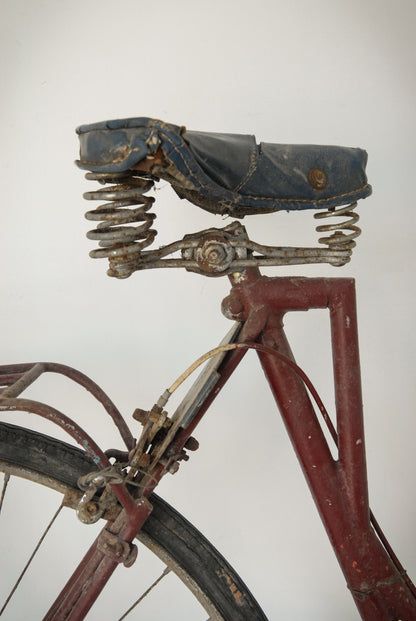 Antique Red Bicycle_Seat
