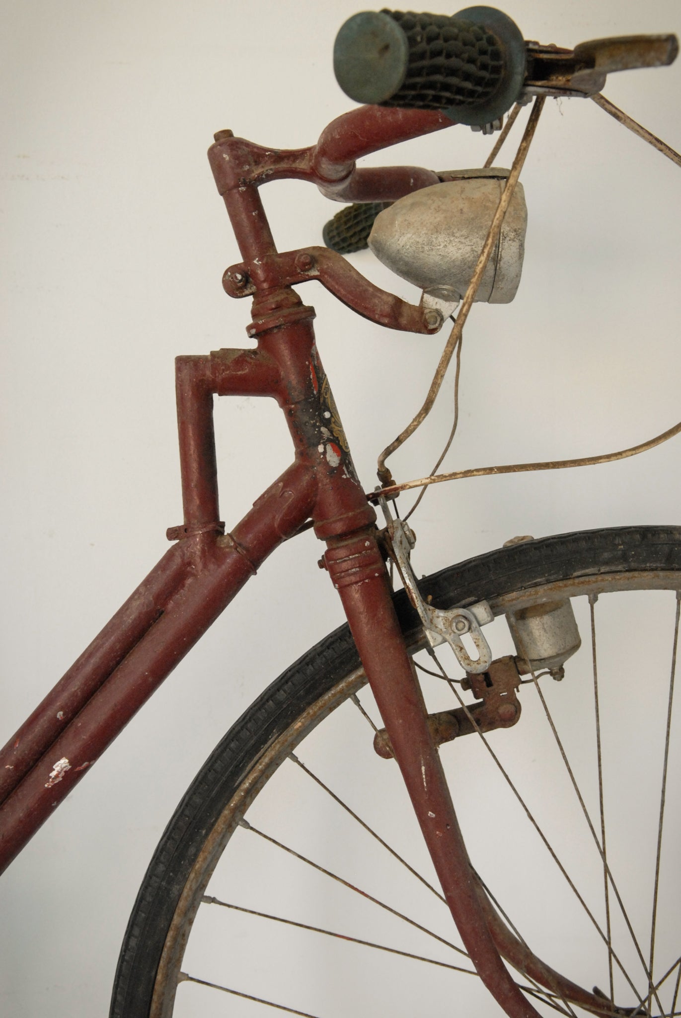 Antique Red Bicycle_Detail